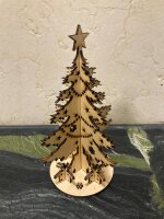 Toller Weihnachtsbaum mit Geschenken als Bausatz in Holz