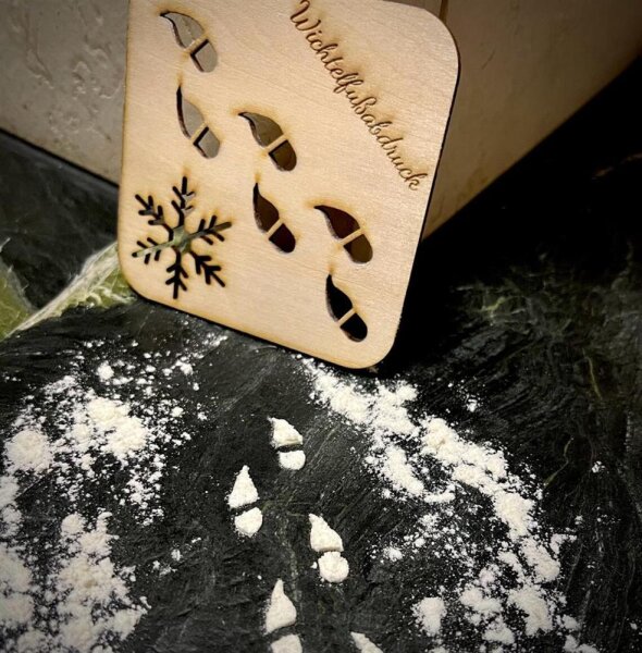 Schablone Wichtelfußabdrücke Fußspuren für Weihnachten und Adventszeit